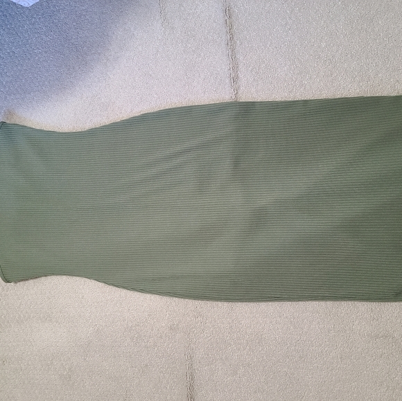 Clothes - Picture 13 of 15